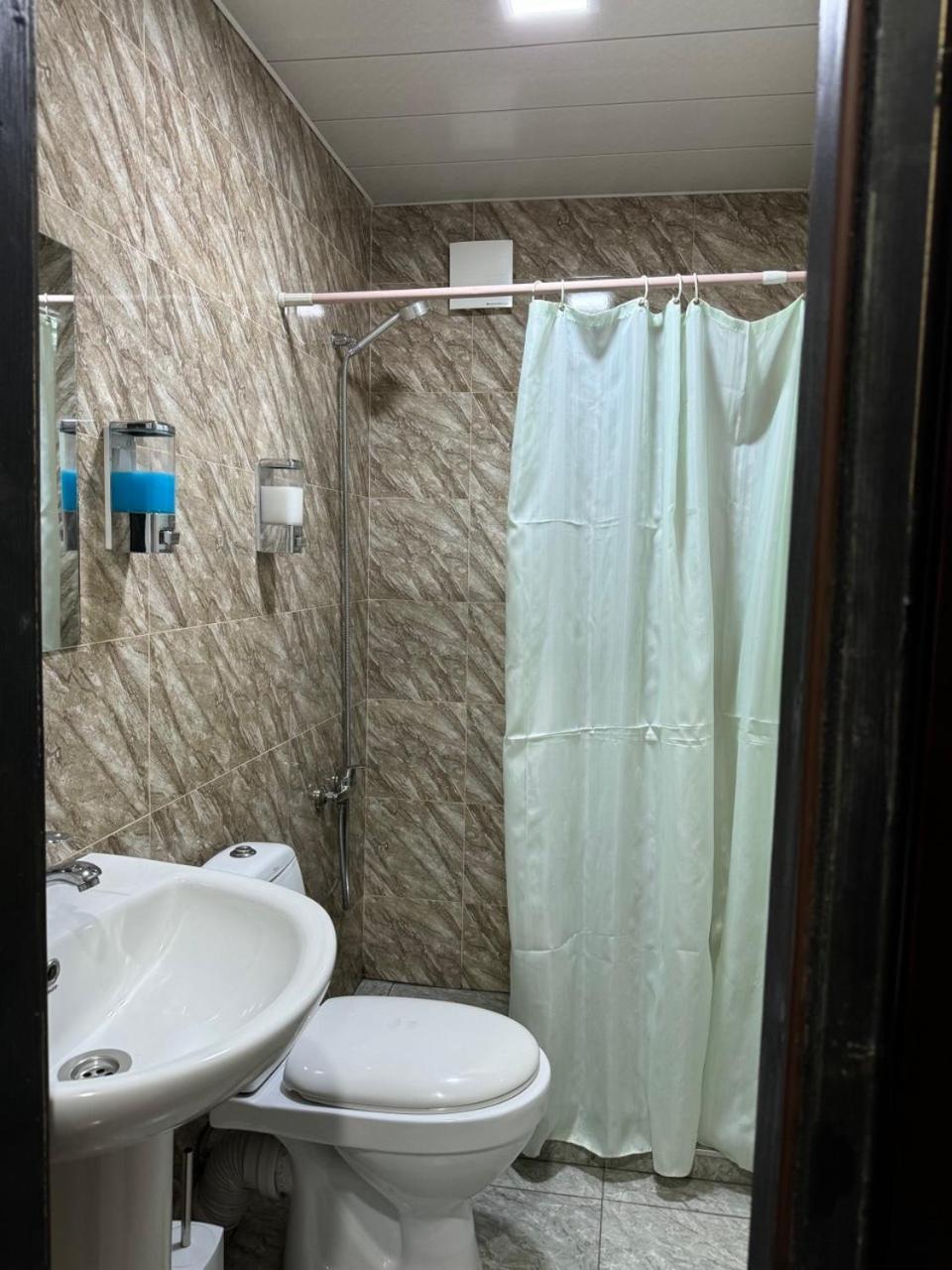 Hotel Skib Tbilisi Eksteriør billede