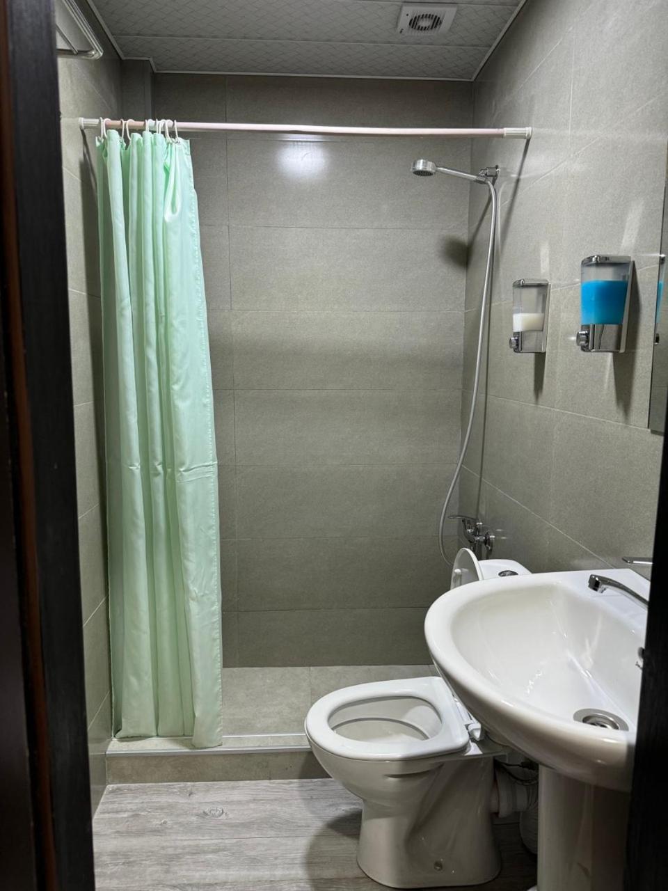 Hotel Skib Tbilisi Eksteriør billede