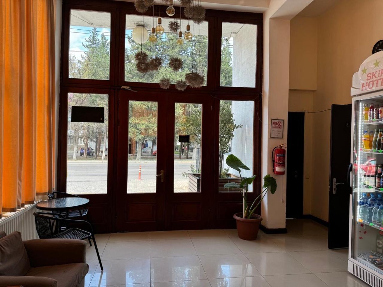 Hotel Skib Tbilisi Eksteriør billede